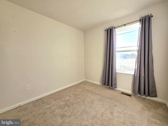 Building Photo - 426 Creekbed Cir