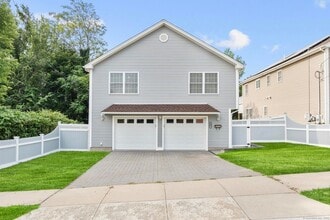 Building Photo - 55 Allen St