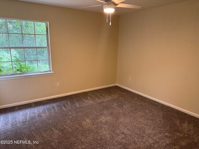 Building Photo - 958 Long Lake Dr