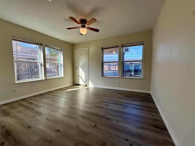 Building Photo - 5024 Jefferson St