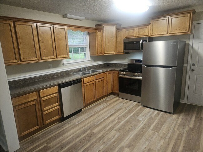 Building Photo - 6731 Forrest Ln