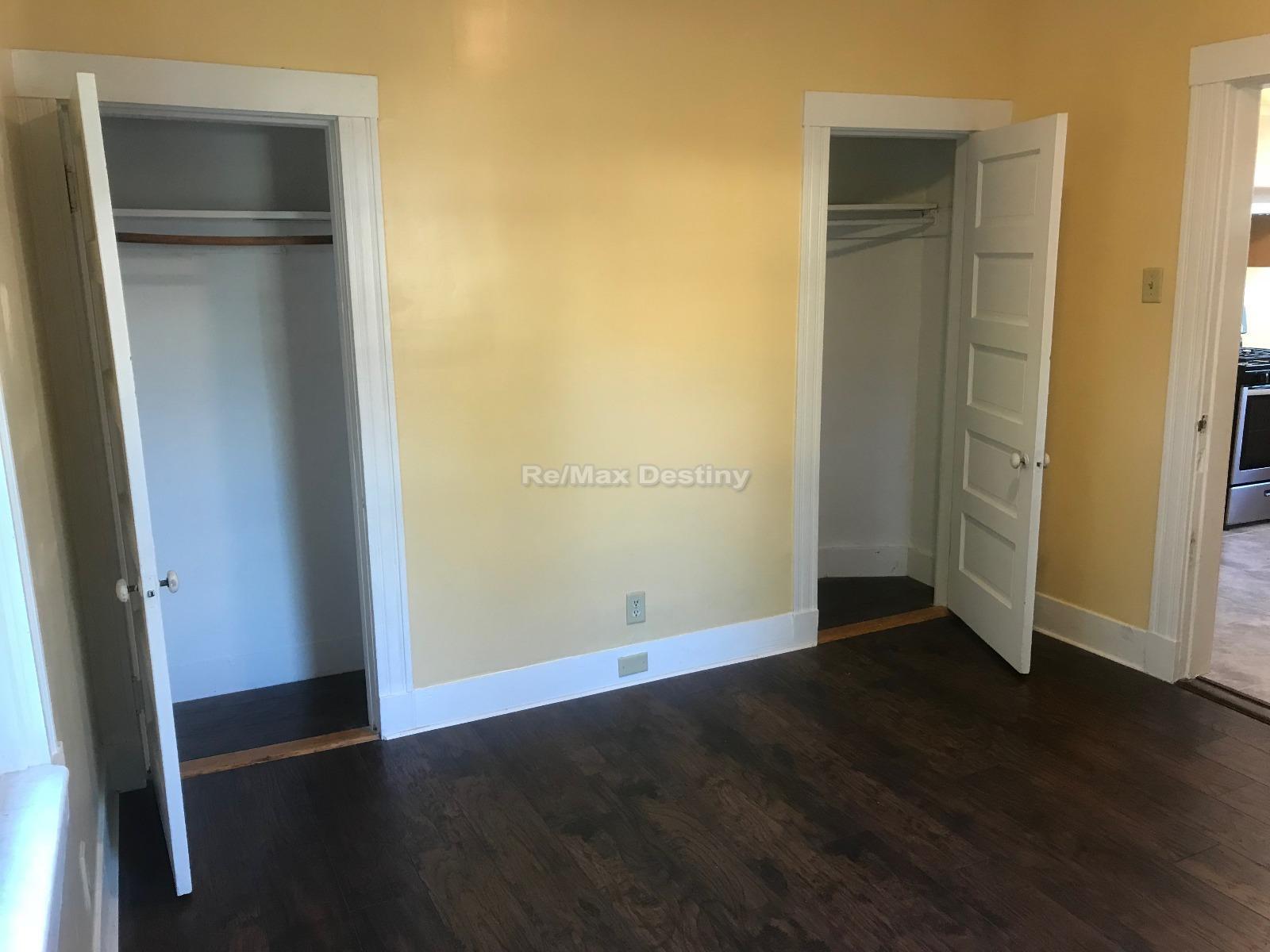 Building Photo - 198 Sherman St