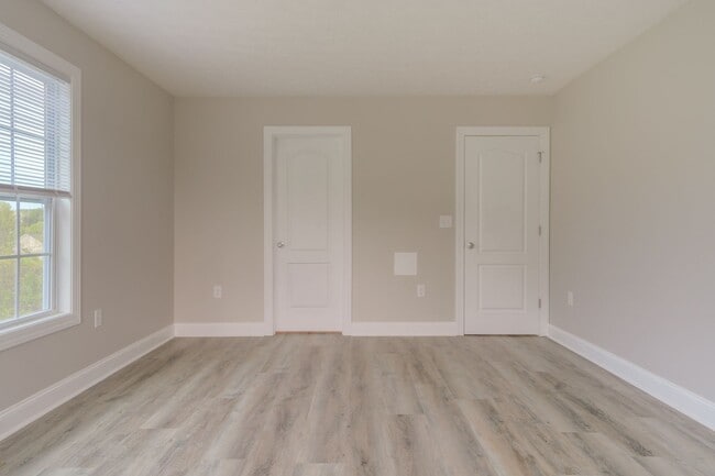 Building Photo - More units and move-in options available.