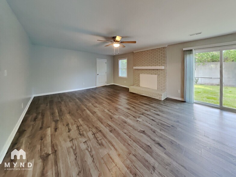 Building Photo - 741 Bunche Dr