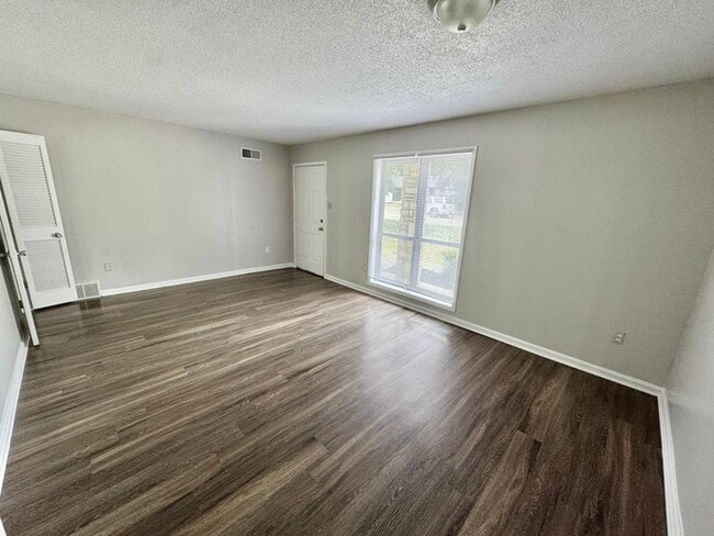 Building Photo - 5373 Wythe Cove