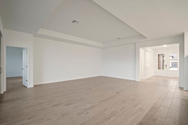 Building Photo - Spacious home 3beds+Den 3 baths located in...