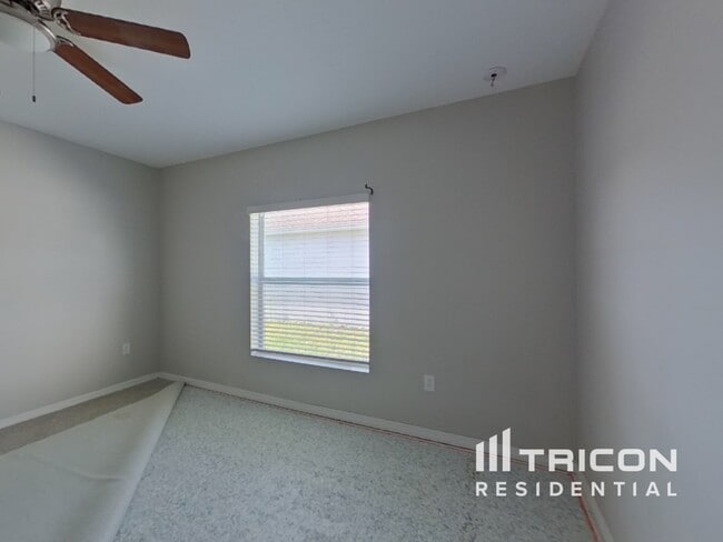 Building Photo - 226 Amber Way