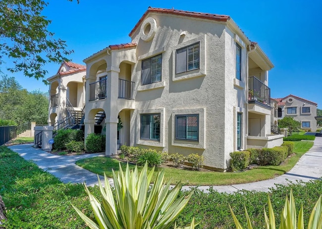 Building Photo - Charming 1 Bedroom Condo in Stoney Brook