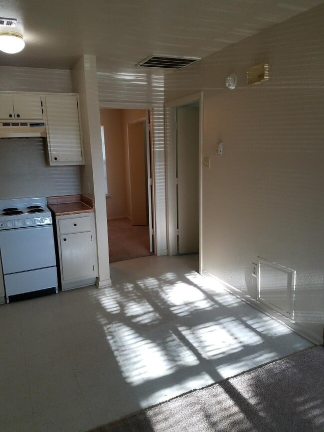 Building Photo - Bryan - 1 bedroom 1 bath 4plex