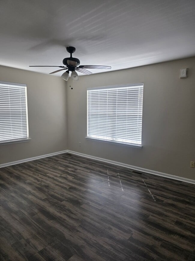 Building Photo - Blairville Court