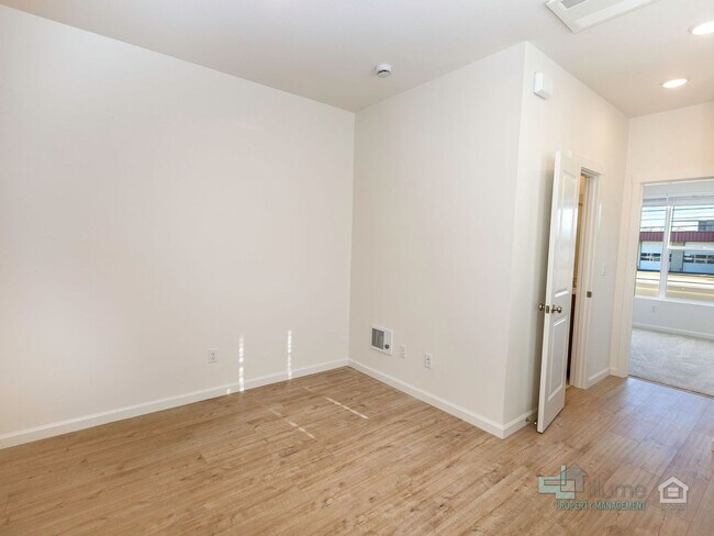 Building Photo - 3691 SW 209th Ave
