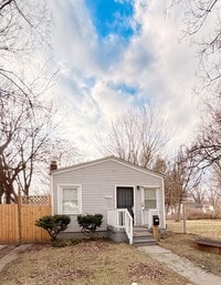 Building Photo - 19457 Evergreen Rd