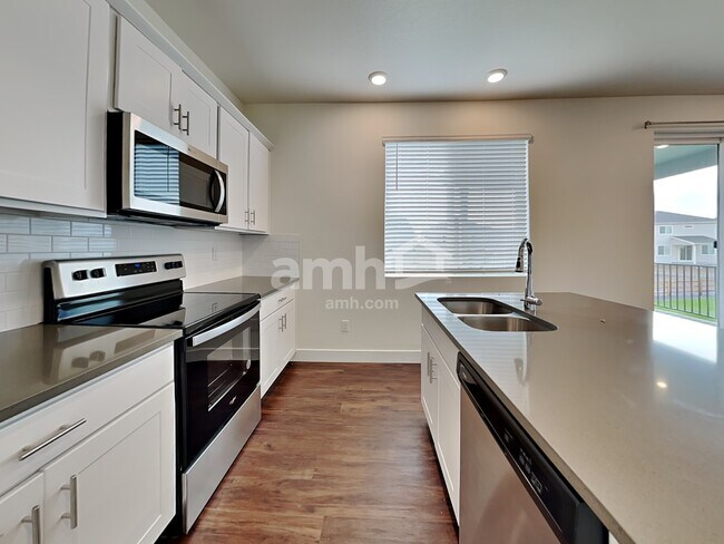 Building Photo - 3985 Ryedale Wy