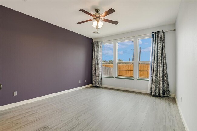 Building Photo - 10020 Wading Pool Path