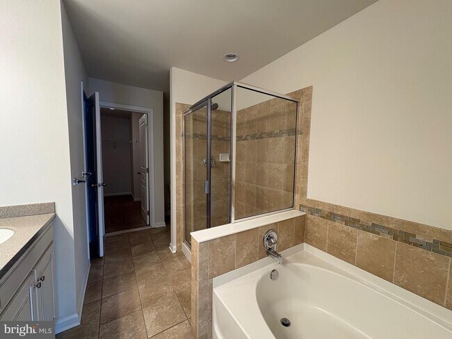 Building Photo - 142 Sills Ln