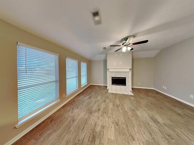 Building Photo - 18115 Water Mill Dr