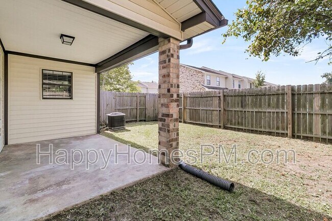 Building Photo - 5737 Dewsbury Ln