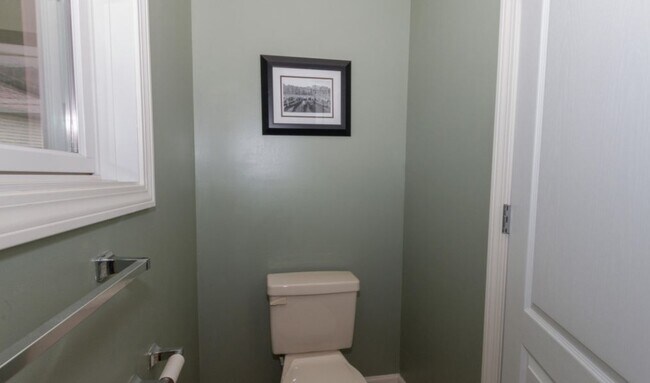 Building Photo - 14 Rowland St