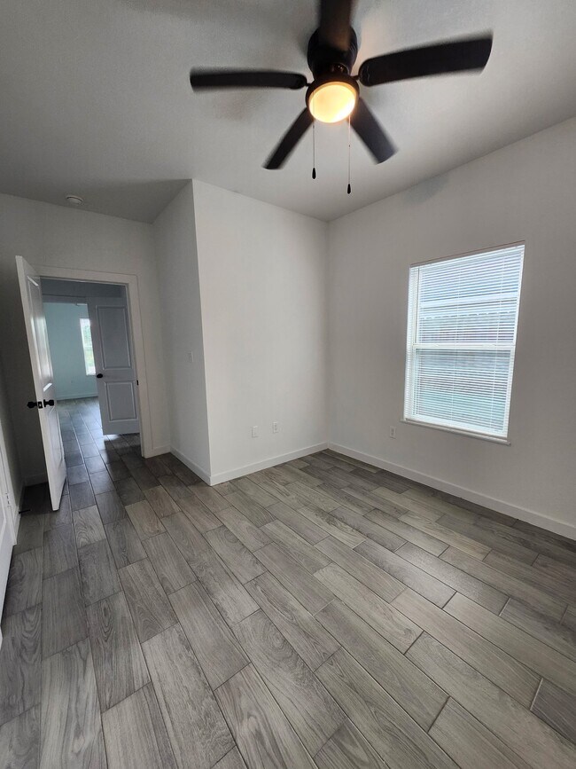 Building Photo - 1418 Rd 5607