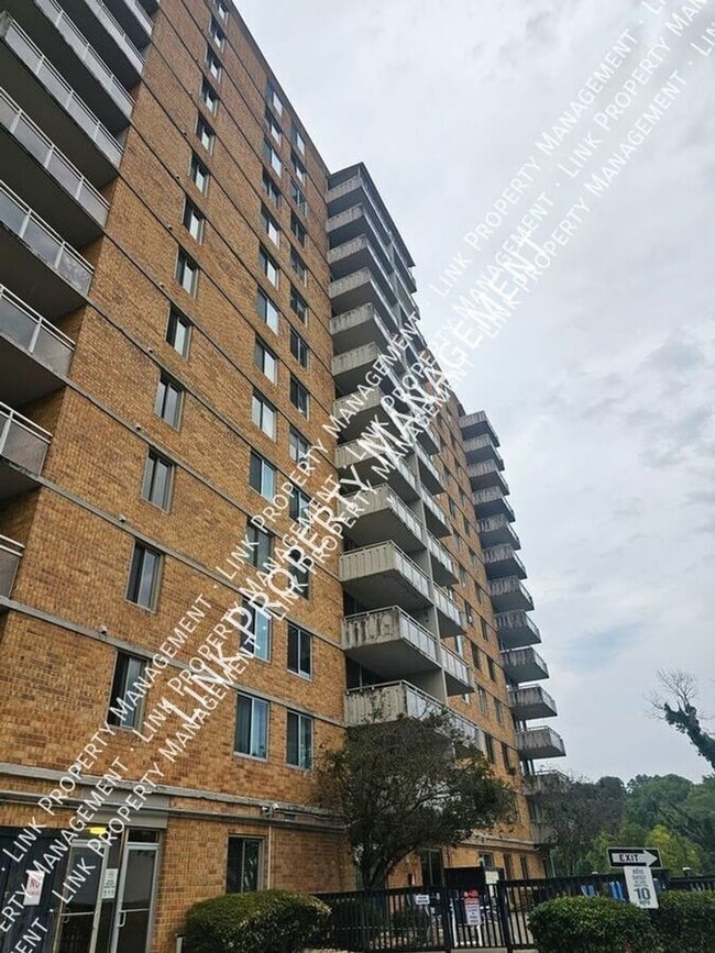 Building Photo - 1131 Stringers Ridge Rd