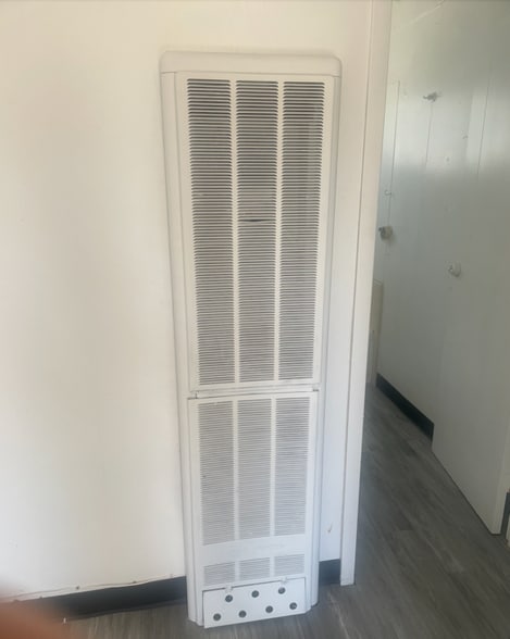 Building Photo - 11 E San Joaquin St