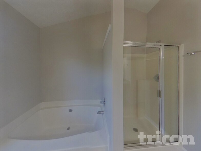 Building Photo - 3816 Shenfield Dr