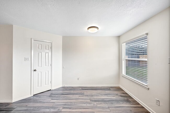 Building Photo - 19807 Byron Meadows Dr