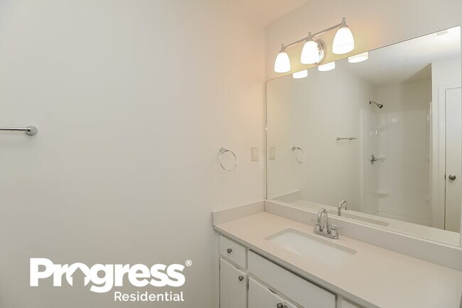 Building Photo - 5725 Twain Dr