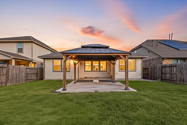 Building Photo - 9415 Summer River Dr