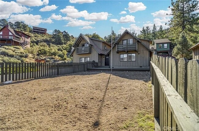 Building Photo - Charming 4BR Home with Mountain Views