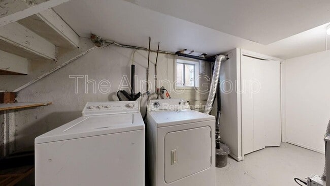 Building Photo - 2977 N Willamette Blvd