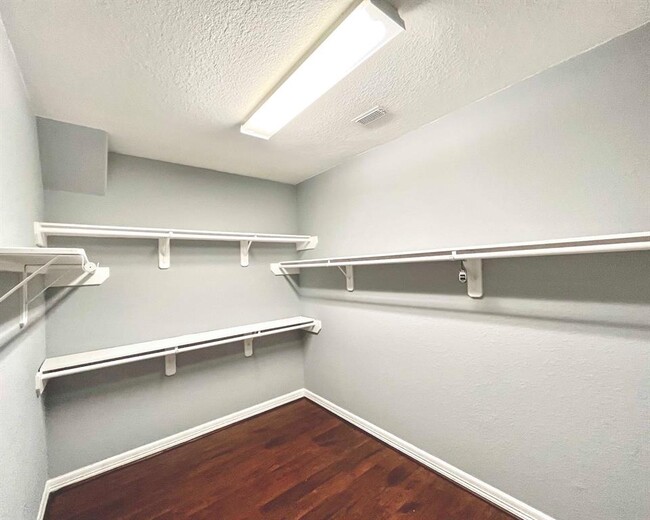 Building Photo - 5307 Riverstone Crossing Dr