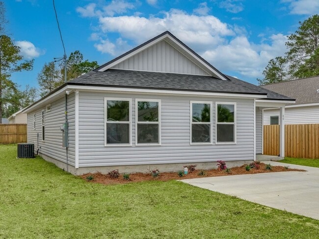 Building Photo - For Rent – 4BR/2BA | New Construction | $1...