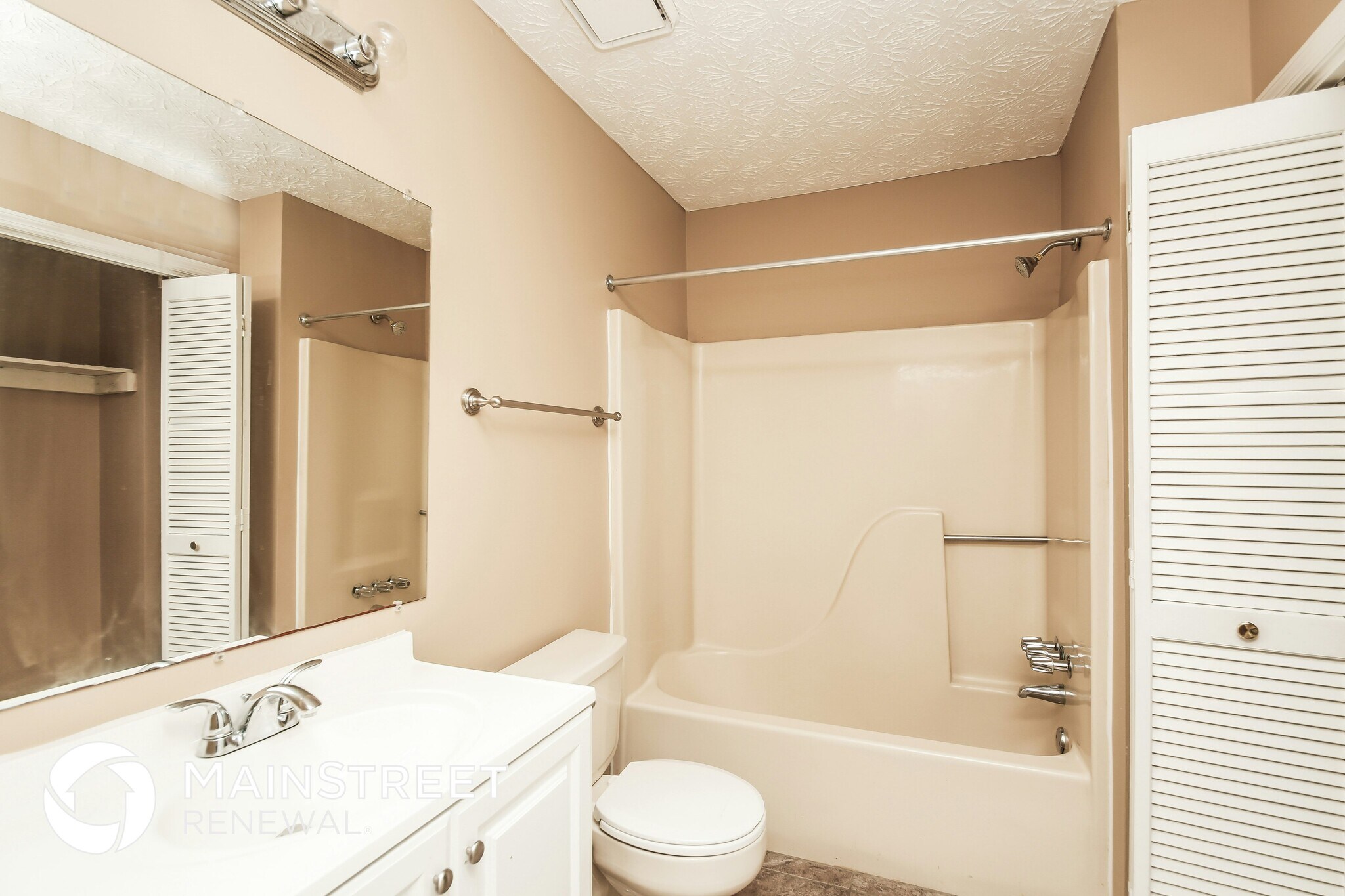 Building Photo - 5561 Deerfield Pl