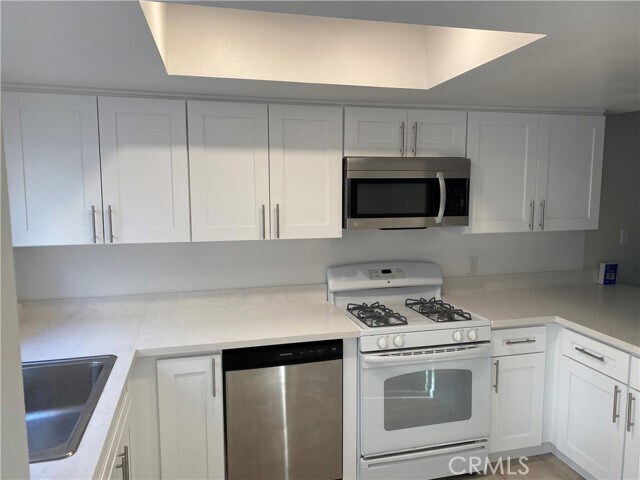 Building Photo - 622 N Howard St