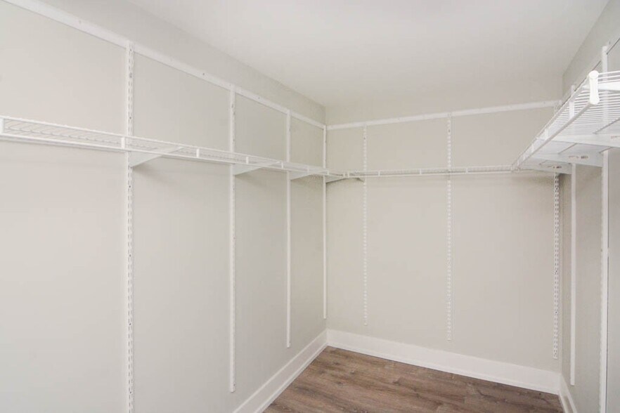 Building Photo - 3545 N Broadway