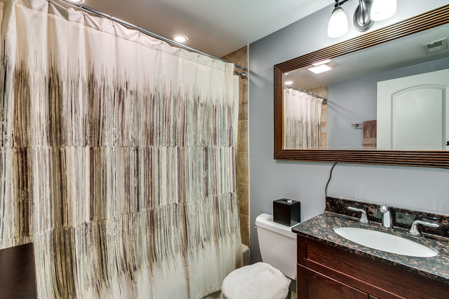 Downstairs Bathroom - 5006 N Winchester Ave