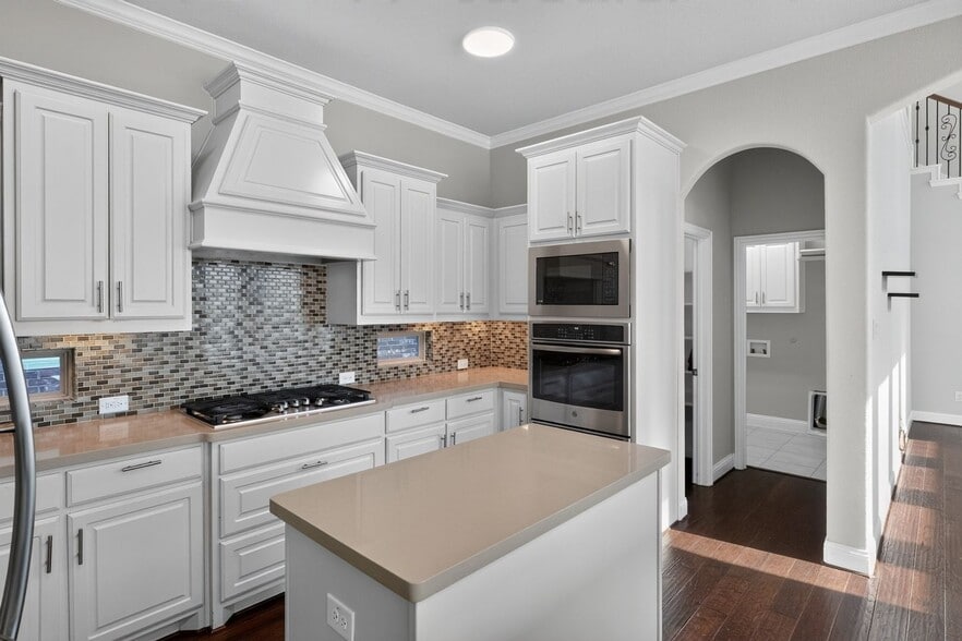 Building Photo - 3716 Carlsbad Way