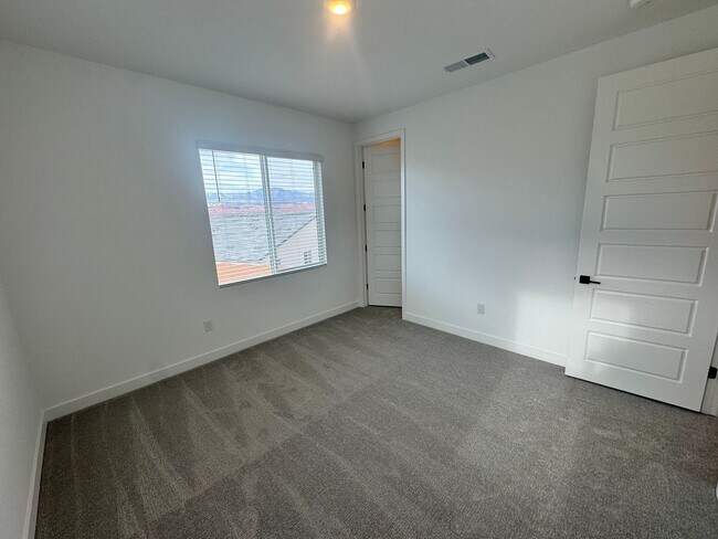 Building Photo - Move in Incentive!! Brand New!!!  Beautiful 4 Bedroom Divario Home! VIEWS VIEWS VIEWS!!!
