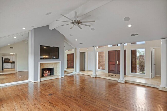Building Photo - 534 Fox Briar Ln