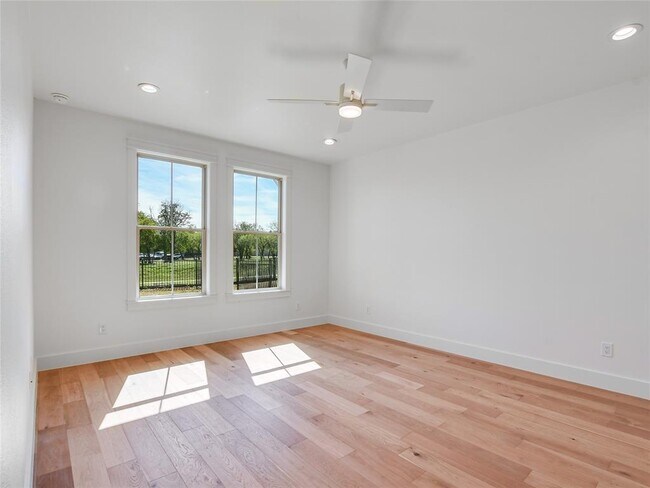 Building Photo - 414 Stagecoach Trail
