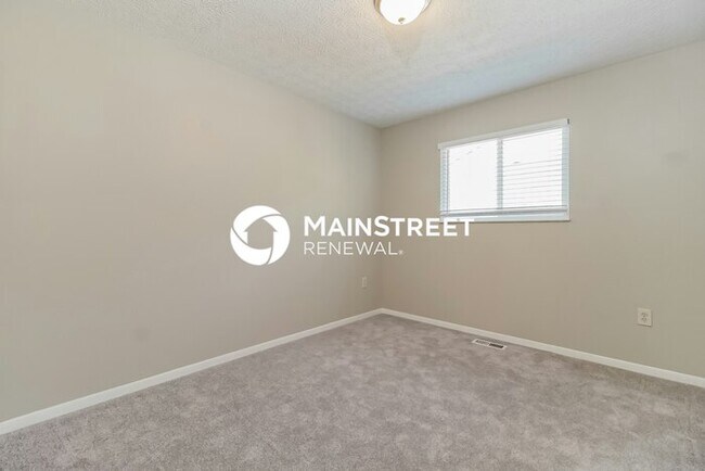 Building Photo - 3 Bedroom Pet-Friendly Home in Reynoldsburg, OH with Main Street Renewal