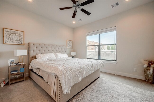 Building Photo - 3905 Tulane Oak Dr