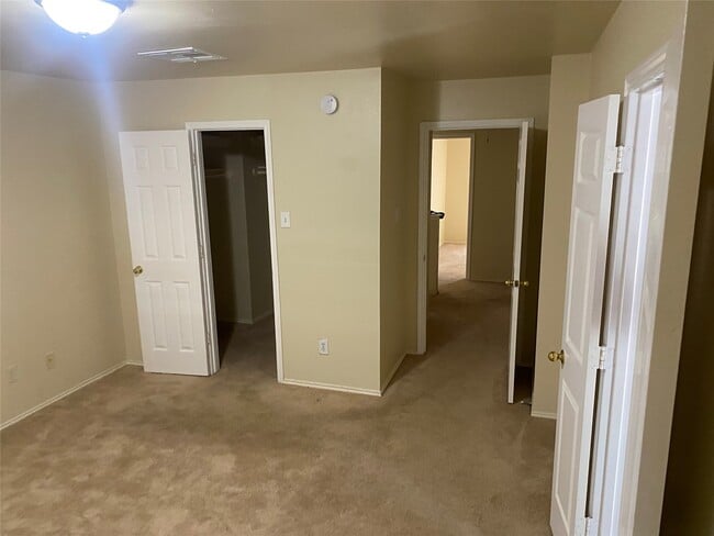 Building Photo - 16631 Spring Glade Dr