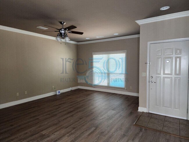 Building Photo - A Beautiful 3BR 2BA Home in WLR