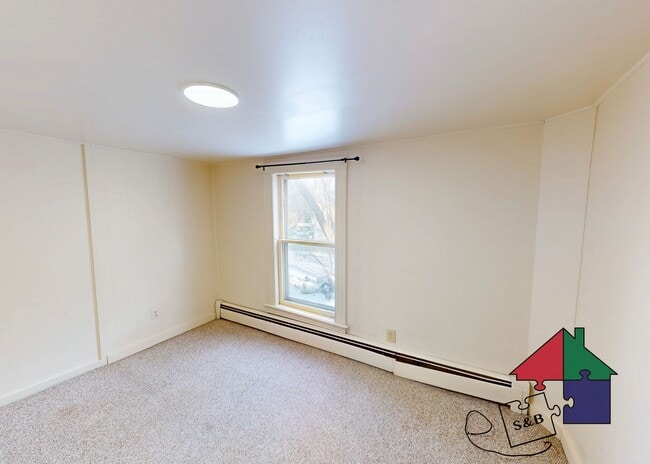 Building Photo - 225 Elm St