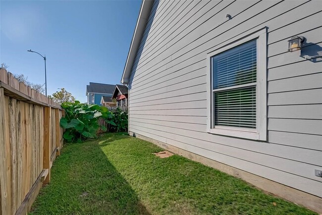 Building Photo - 3508 Garrow St