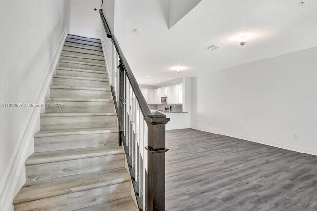Building Photo - 11549 SW 13th Ct