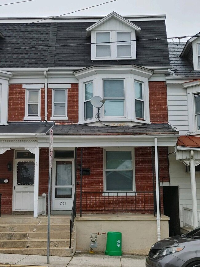 Primary Photo - 261 S Belvidere Ave