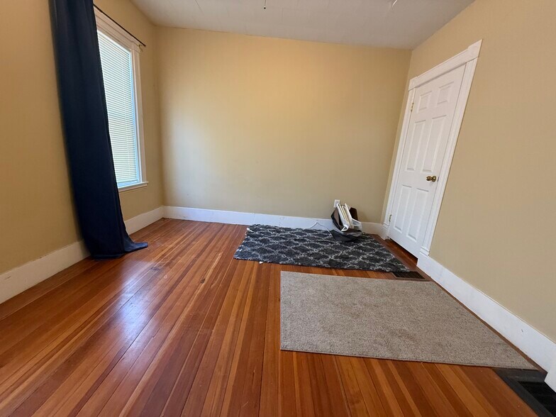 Building Photo - 53 Litchfield St